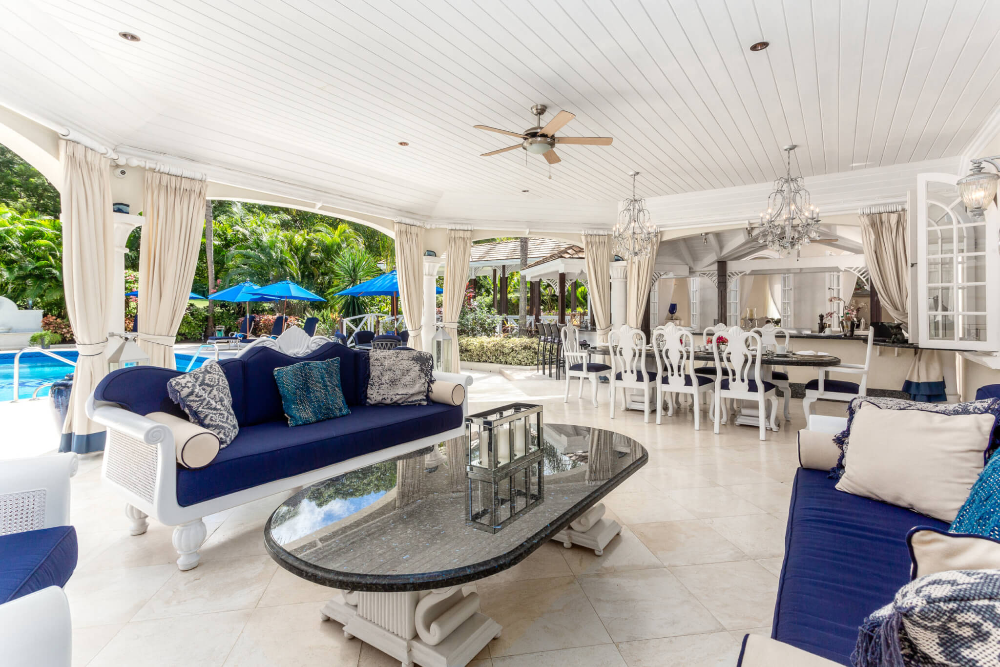 Open plan dining and Lounge area